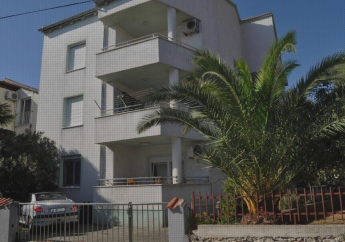 Hotel Apartment Milka - 150 m from sea