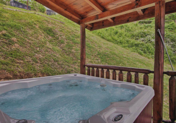 Hotel Expansive Cabin in Gatlinburg with Luxury Amenities!
