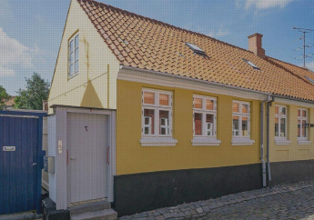 Hotel Five-Bedroom Holiday home in Tranekær