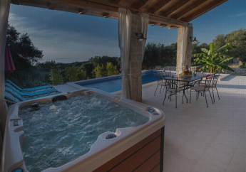 Hotel Island Villa Adriana in olive garden