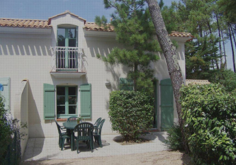 Hotel Maison forêt et piscine, les Mas de Vertmarines