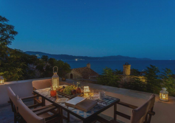 Hotel Myrsini's Castle House - Comfortable Residence with Large Balcony & Sea View