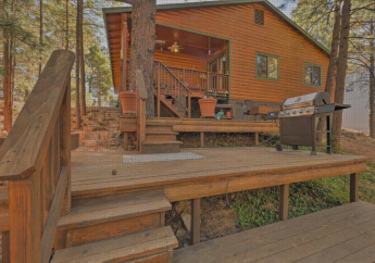 Hotel Rustic Cabin with Deck about 4 Mi to Old Town Flagstaff!