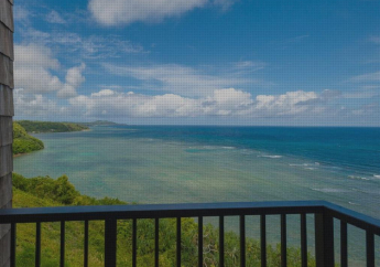 Hotel Sealodge E8-oceanfront views near secluded beach, with wifi and pool