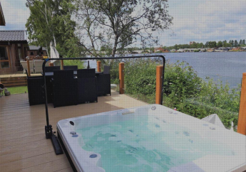 Hotel Tattershall Lakeside Lodge Indulgent wheelchair accessible 8 berth with Hot Tub