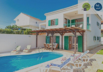 Hotel Villa Cvita with private pool just 80 m away from the sea