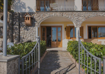 Hotel Villa Savina - Elegant Family Villa Overlooks Amalfi Coast -
