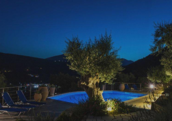 Hotel Villas Amantea- quattro ville con piscina grande e piscina Infinity